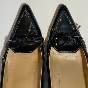TOD's made in Italy black patent leather pumps. Size European 38